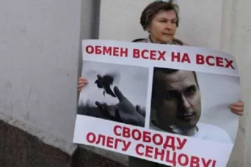 ​ 			 	  	В Украину из России вернулись 11 политзаключенных и захваченные моряки 	  	 	  