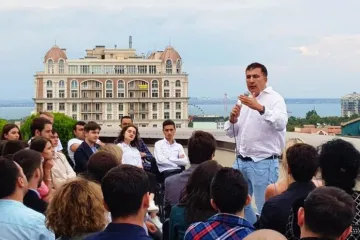 ​Саакашвили обзавелся пентхаусом в Одессе и пригласил на новоселье Сенцова и Филимонова