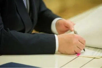 ​ 			 	  	Порошенко подписал новый законопроект о валюте 	  	 	  