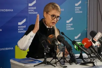 ​Під час візиту в Чернівці Тимошенко поскандалила з місцевим журналістом