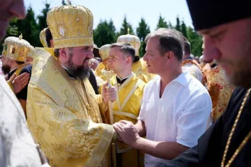 ​Епіфаній нагородив Ляшка грамотою з хрестом за захист Української Православної Церкви