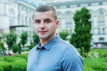 ​ 			 	  	Василь Юращук запрошує приєднатися до його команди волонтерів та спостерігачів 	  	 	  