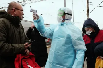 ​В России количество зараженных коронавирусом прибилижается к 400. Более половины — в Москве