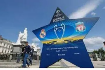 ​ 			 	  	Опубликовано видео матча легенд Реала и Ливерпуля, который прошел на Крещатике в Киеве 	  	 	  