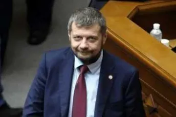 ​ 			 	  	Экс-соратник Ляшко заявил, что премьер Гончарук принуждал подчиненного к интиму 	  	 	  