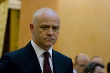 ​ 			 	  	Труханов и его заместитель сдали паспорта 	  	 	  