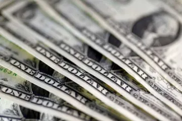 ​ 			 	  	Украинцы купили онлайн 4 млн долларов в первый день работы нового валютного закона 	  	 	  