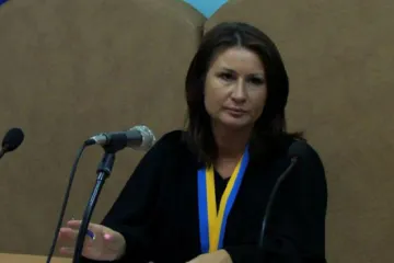 ​ 			 	  	Судья Жуковская: верный слуга «Партии Регионов» Януковича и янтарная мафия — в одной судейской мантии 	  	 	  