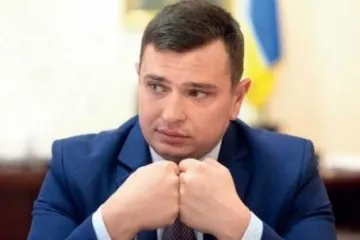 ​ 			 	  	Сытник обзавелся «связным» по «щепетильным вопросам» - адвокатом Денисом Сидоренко 	  	 	  