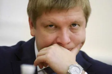 ​ 			 	  	Суд оштрафовал Коболева за отказ предоставить нардепу Власенко список получателей гигантских премий 	  	 	  