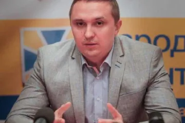​ 			 	  	Политический коррупционер Александр Кодола выбивает со спонсоров деньги под личиной партнера «Зеленого» 	  	 	  