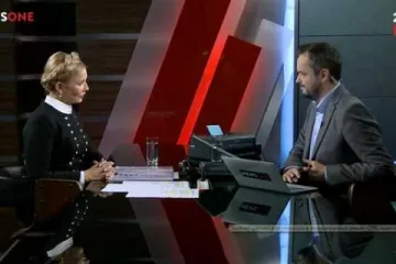 ​ 			 	  	У власти не было оснований для снижения курса гривны в 3,3 раза — Тимошенко 	  	 	  