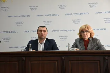 ​Прокурором Донецької області проведено у режимі відеоконференції оперативну нараду з питань додержання конституційних прав і свобод громадян