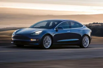 ​В Tesla Model 3 «секретная» камера будет следить за водителем