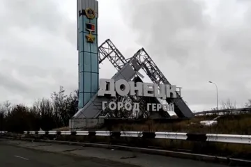 ​Русские стервятники продолжают грабить Донбасс &#8212; Фашик Донецкий