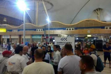 ​ 			 	  	Весь день просидели в аэропорту с маленькими детьми: подробности скандала с украинскими туристами в Египте 	  	 	  