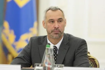 ​«Слуги народа» начали сбор подписей за отставку Рябошапки