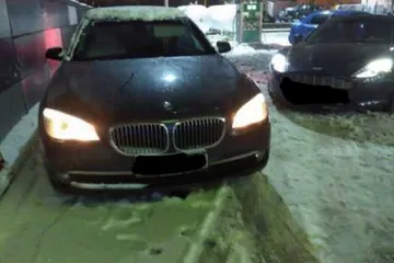 ​ 			 	  	Бронированный BMW и Aston Martin Сергея Курченко передали АРМА 	  	 	  