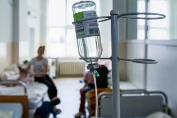 ​ 			 	  	В Украине госпитализировали двух человек с подозрением на коронавирус 	  	 	  