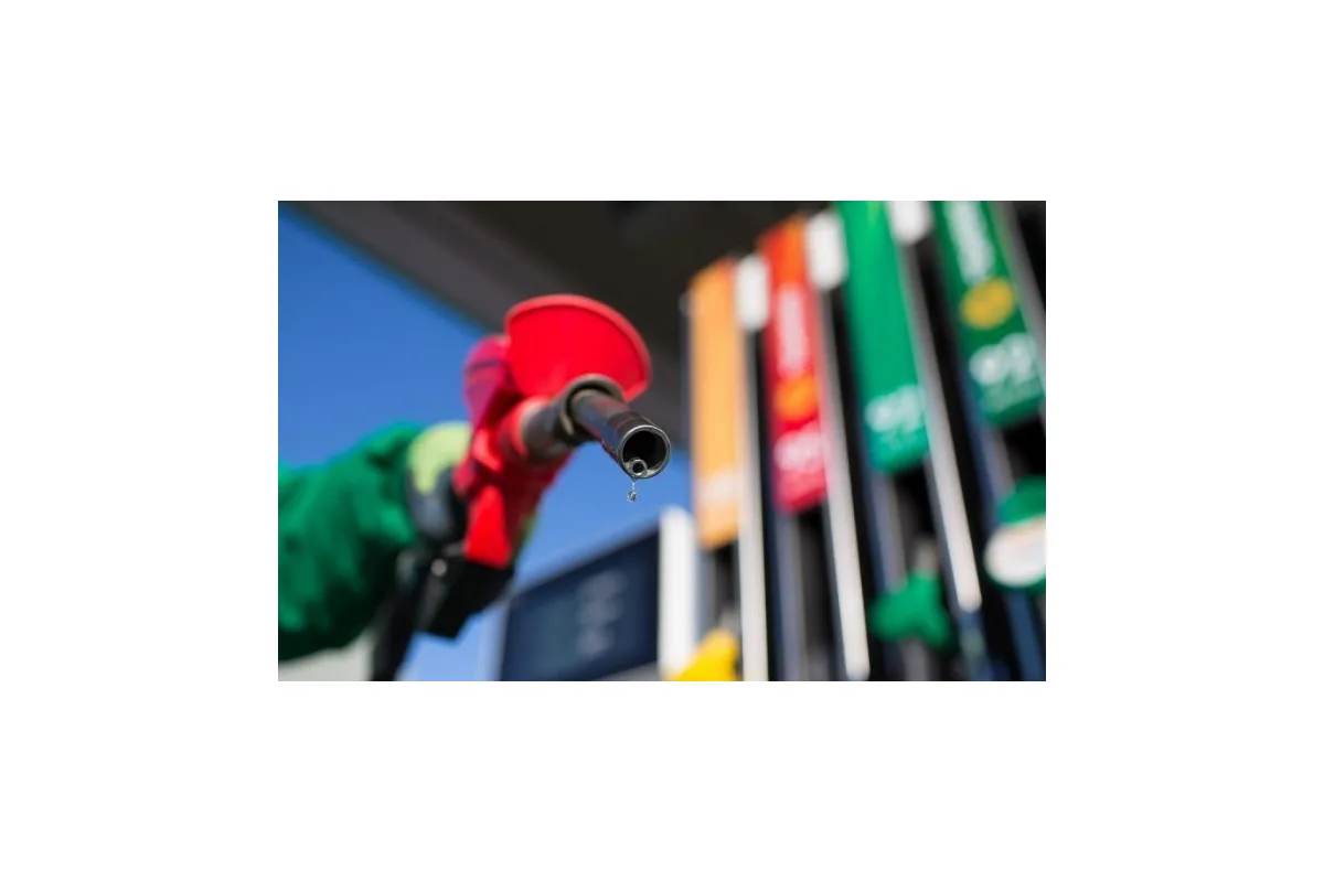 АМКУ: Ціни на бензин можна знизити ще на 3-5 гривень за літр