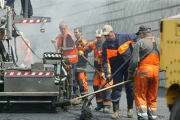 ​ 			 	  	На Киевщине не могут освоить на ремонтах дорог 1,3 млрд 	  	 	  