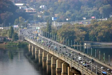 ​В Киеве частично ограничат движение транспорта на мосту Патона