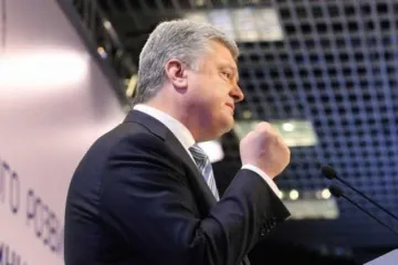 ​«У олигарха Порошенко, что мародерствует в нищей Украине, в западных СМИ наступил „звездный час“» — активист