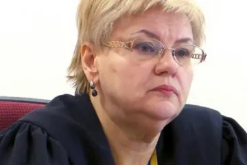 ​A “Stoker” Larisa Ivanova from the Supreme Council of Justice: how to collect strawberries for millions of dollars, together with the odious judge Tat’kov
