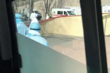 ​ 			 	  	Очередь из скорых: видео из Александровской больницы в Киеве, куда привозят людей с коронавирусом 	  	 	  