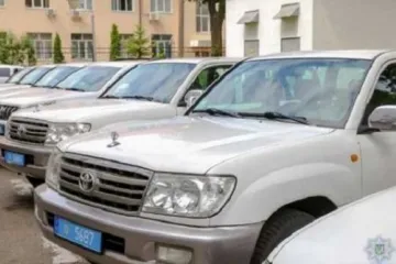 ​ 			 	  	Украинские полицейские пересядут на Toyota Land Cruiser 	  	 	  