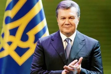 ​Янукович аплодирует Верховной Раде