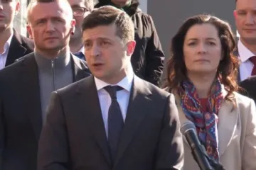 ​ 			 	  	Зеленский пообещал не закрывать больницы и заявил, что украинцы ничего не знают о медреформе. Видео 	  	 	  