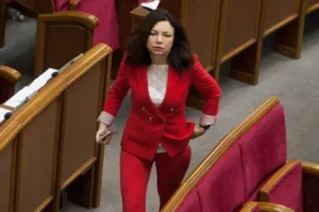 ​ 			 	  	За две недели до второго тура народный депутат Сюмар покинула свой дом под Киевом и вывезла все имущество - депутат 	  	 	  
