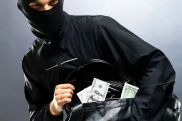 ​У бизнесмена прямо в лобби гостиницы Хаятт в Киеве воры-профи украли $35 000