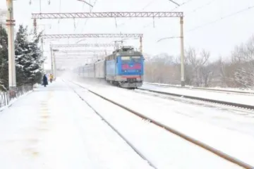 ​ 			 	  	Пассажир «Укрзализныци» получил обморожения из-за проводников: выгнали из поезда в одних тапках 	  	 	  