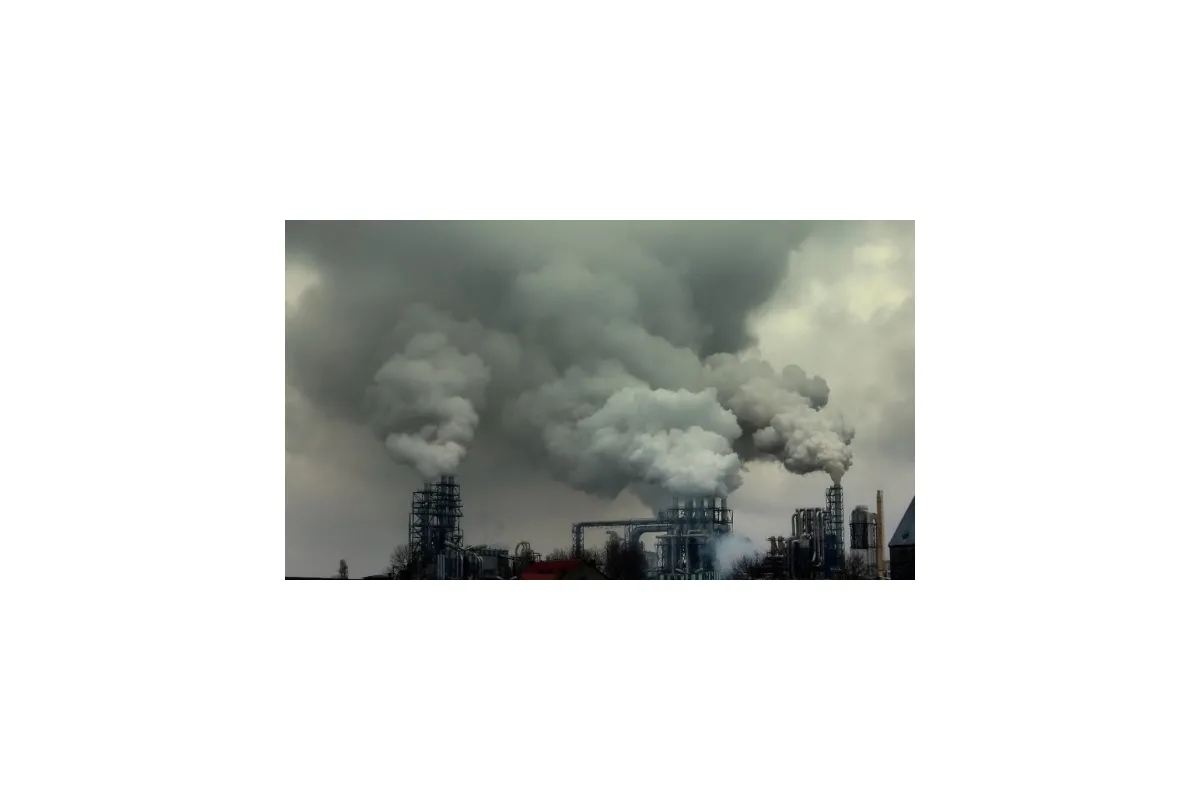 Російське вторгнення в Україну : Міндовкілля порівняло забруднення повітря через війну з роком роботи металургійного підприємства