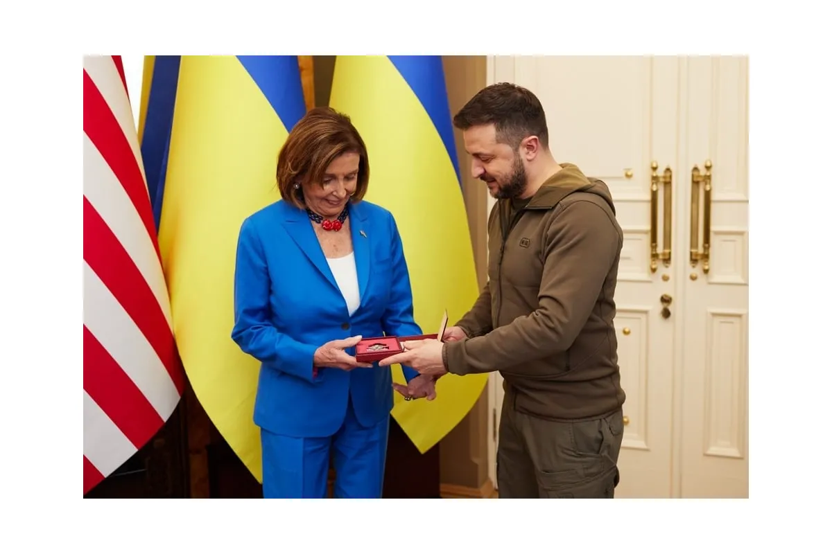 Російське вторгнення в Україну : Зеленський нагородив  Ненсі Пелосі орденом княгині Ольги