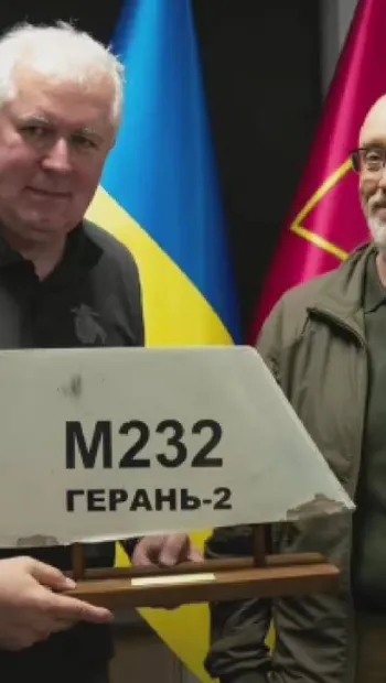 ​Міністру оборони Литви в Україні подарували шматок "Шахеда"