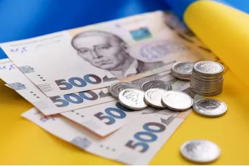 ​Повышение зарплат для украинцев отменили: сколько будем получать в 2021 году 