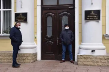 ​ 			 	  	&quot;Выломали дверь и угрожают расправой сотрудникам&quot;: Мэр Глухова Терещенко заявил о захвате власти в городе 	  	 	  