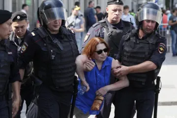 ​Появились фото и видео разгона полицией акции оппозиции в Москве, где задержана почти тысяча протестующих