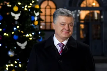 ​И снова здравствуйте: Порошенко поздравит украинцев с Новым годом по ТВ
