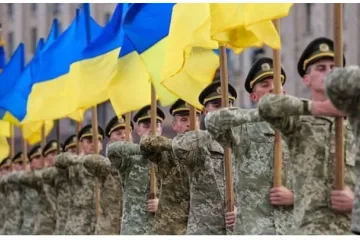 ​Доки ми сміялися з оплати газу собаками- привітання військових “Слава Україні!” та “Героям слава!” відмінили.