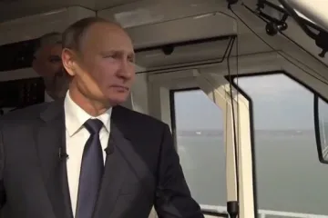​Новости Крымнаша. Путин на поезде &#8220;нас тут нет&#8221; отрепетировал исход понаехавшей саранчи