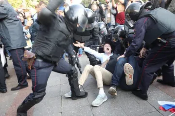 ​Протесты в Москве: более 800 задержанных