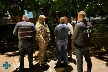​СБУ викрила депутата Одеської облради та його дружину, які організували рейдерське захоплення землі біля моря