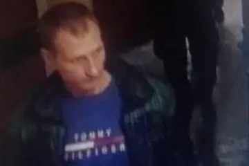 ​В Одессе из полицейской машины сбежал осужденный за кражу Олег Кочетков. Фото