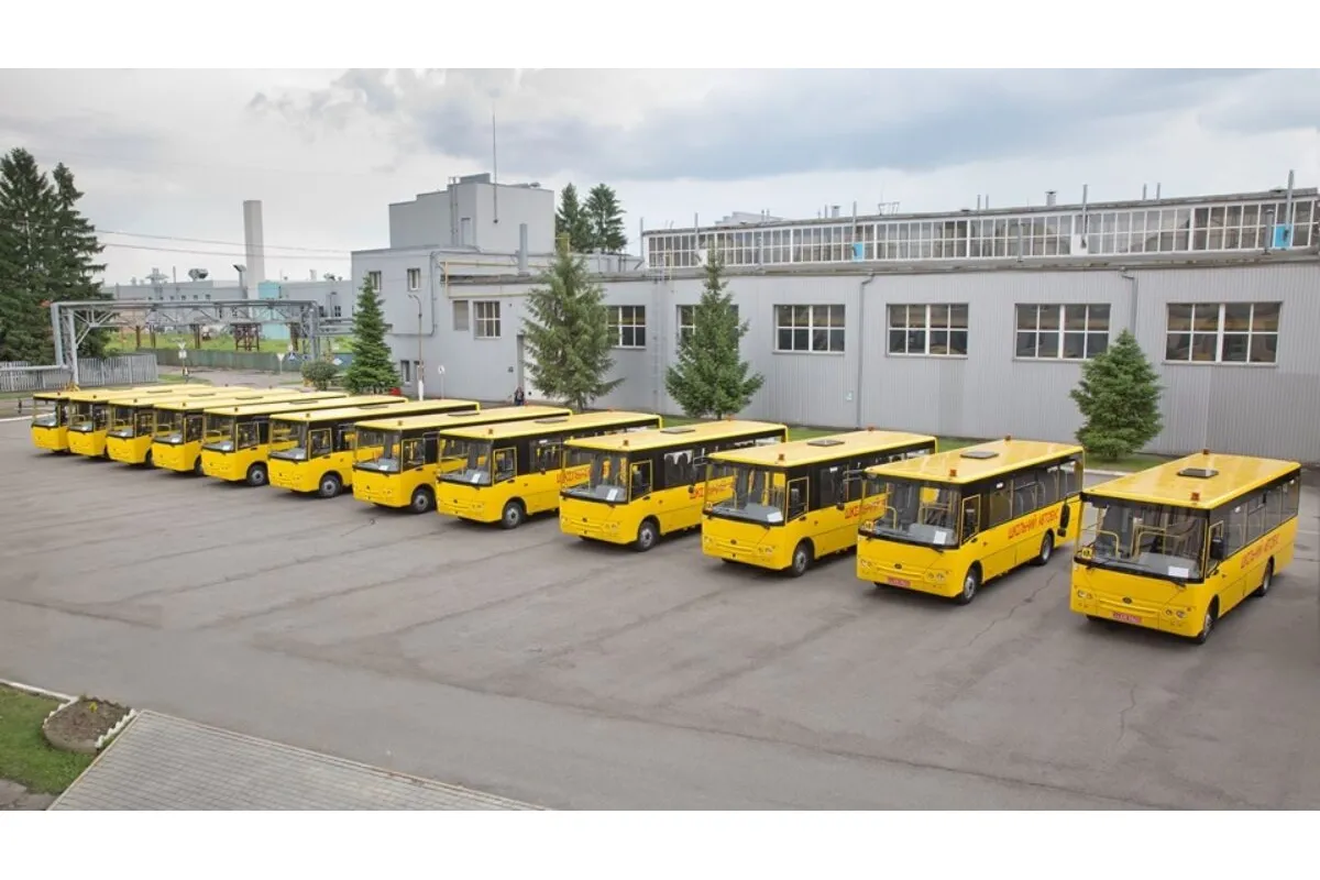 У разі нових ударів ворога по енергосистемі України та повної відсутності внаслідок цього електропостачання в столиці, на всіх маршрутах наземного транспорту працюватимуть автобуси