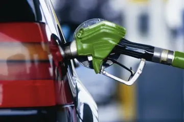 ​За даними аналітичних агенцій, ціни на бензин можуть знизитися на 3-5 гривень за літр