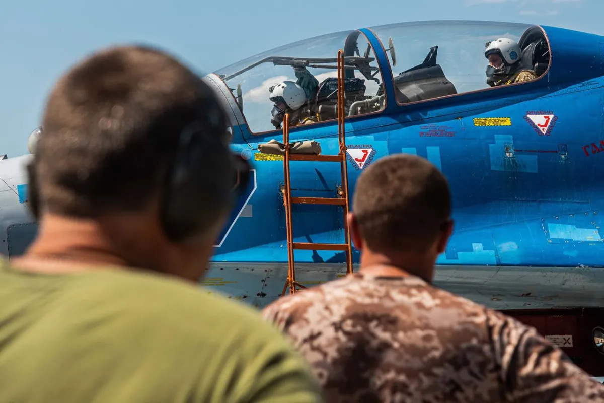 Через зволікання союзників Україна втрачає найдосвідченіших пілотів, які могли б навчатися на F-16 – The Telegraph